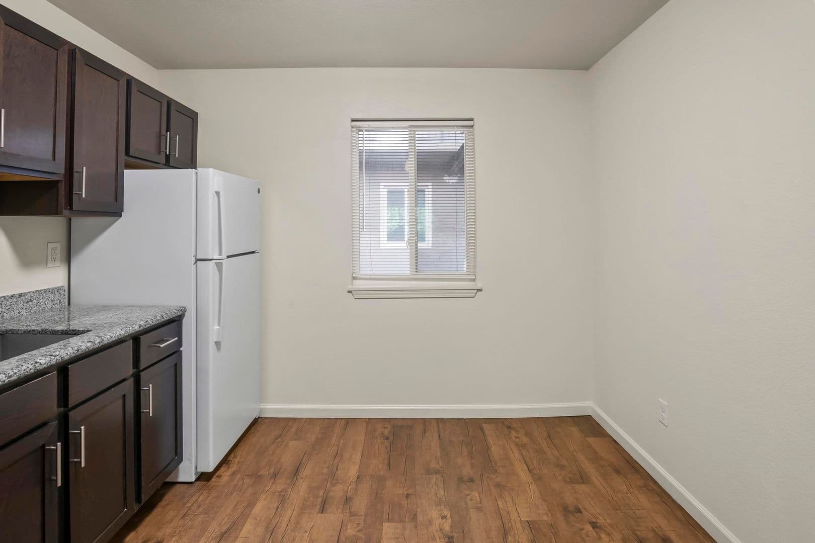 St Ann Apartment: 11120 Graben Dr, Apt D