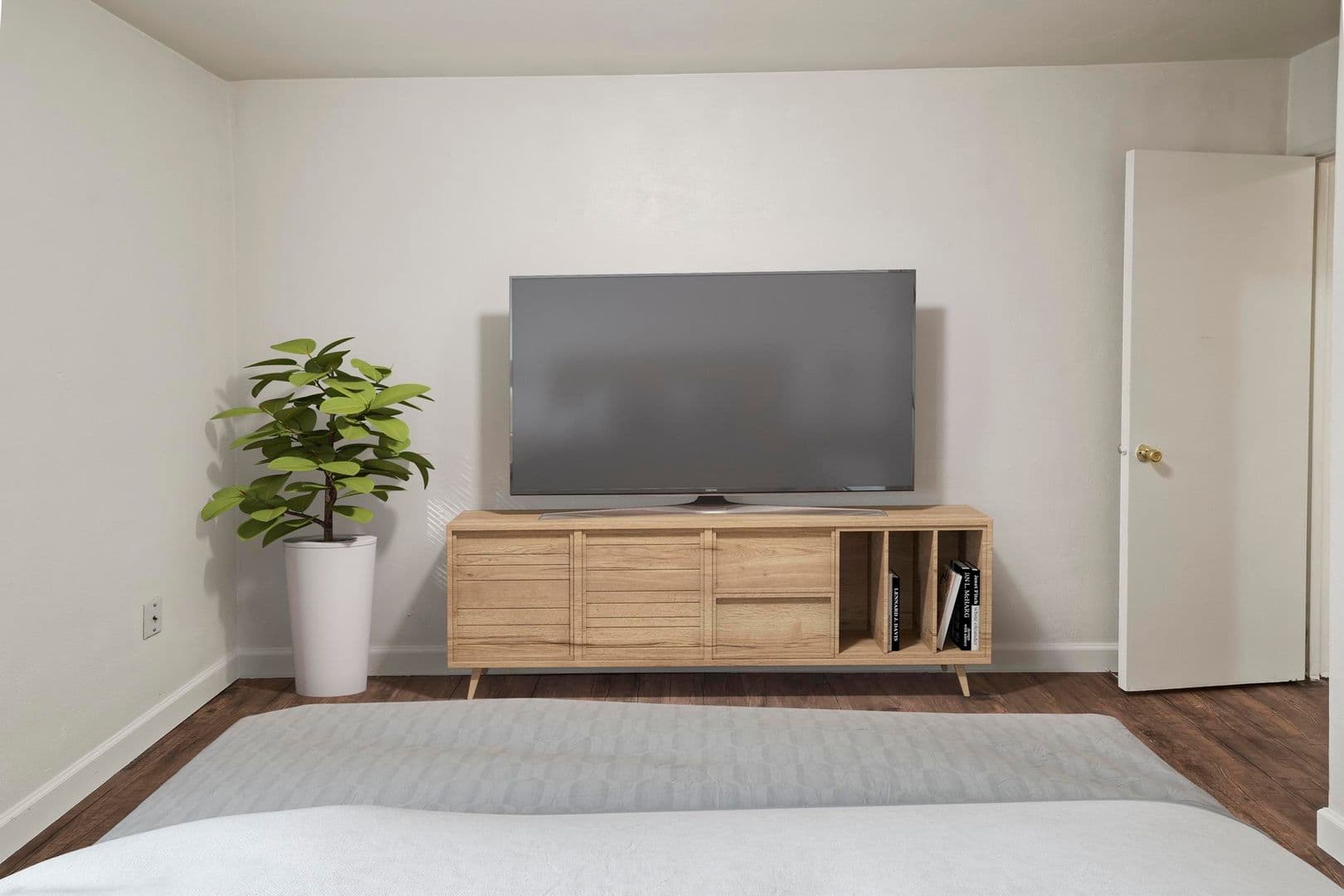 St Ann Apartment: 11120 Graben Dr Apt D