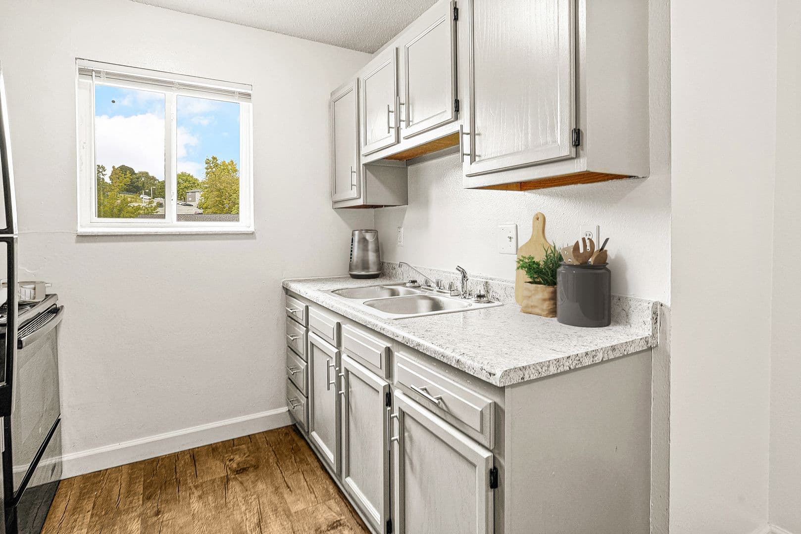 Collinsville Apartment: 1003 S Morrison Ave
