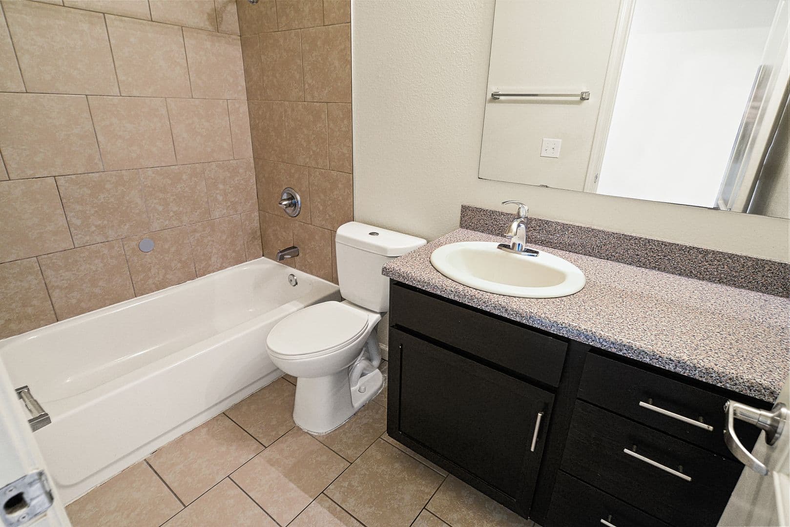 St Ann Apartment: 11120 Graben Dr, Apt D