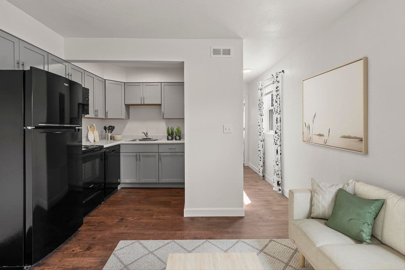 Collinsville Apartment: 1003 S Morrison Ave