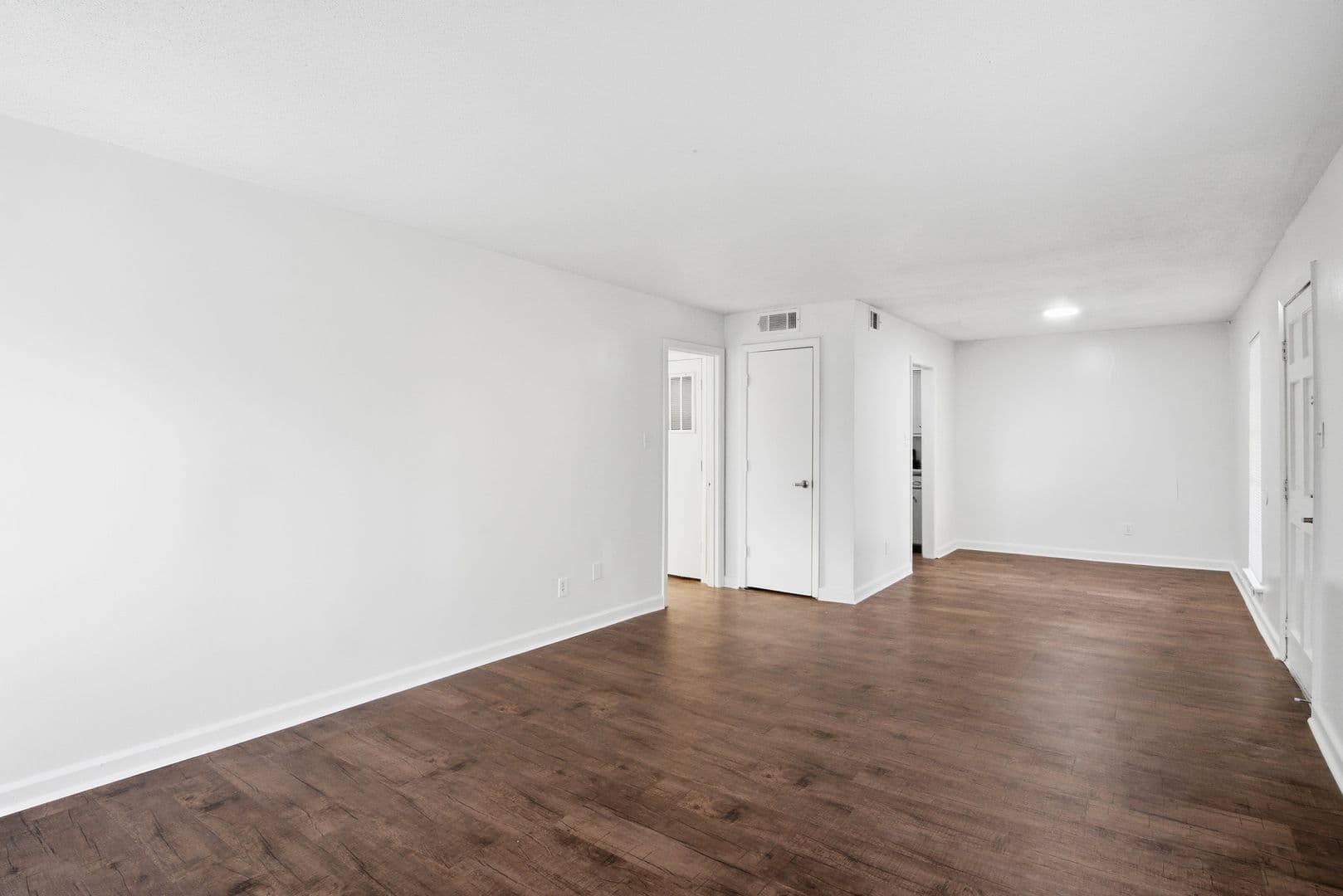Jackson Apartment: 5255 Manhattan Road