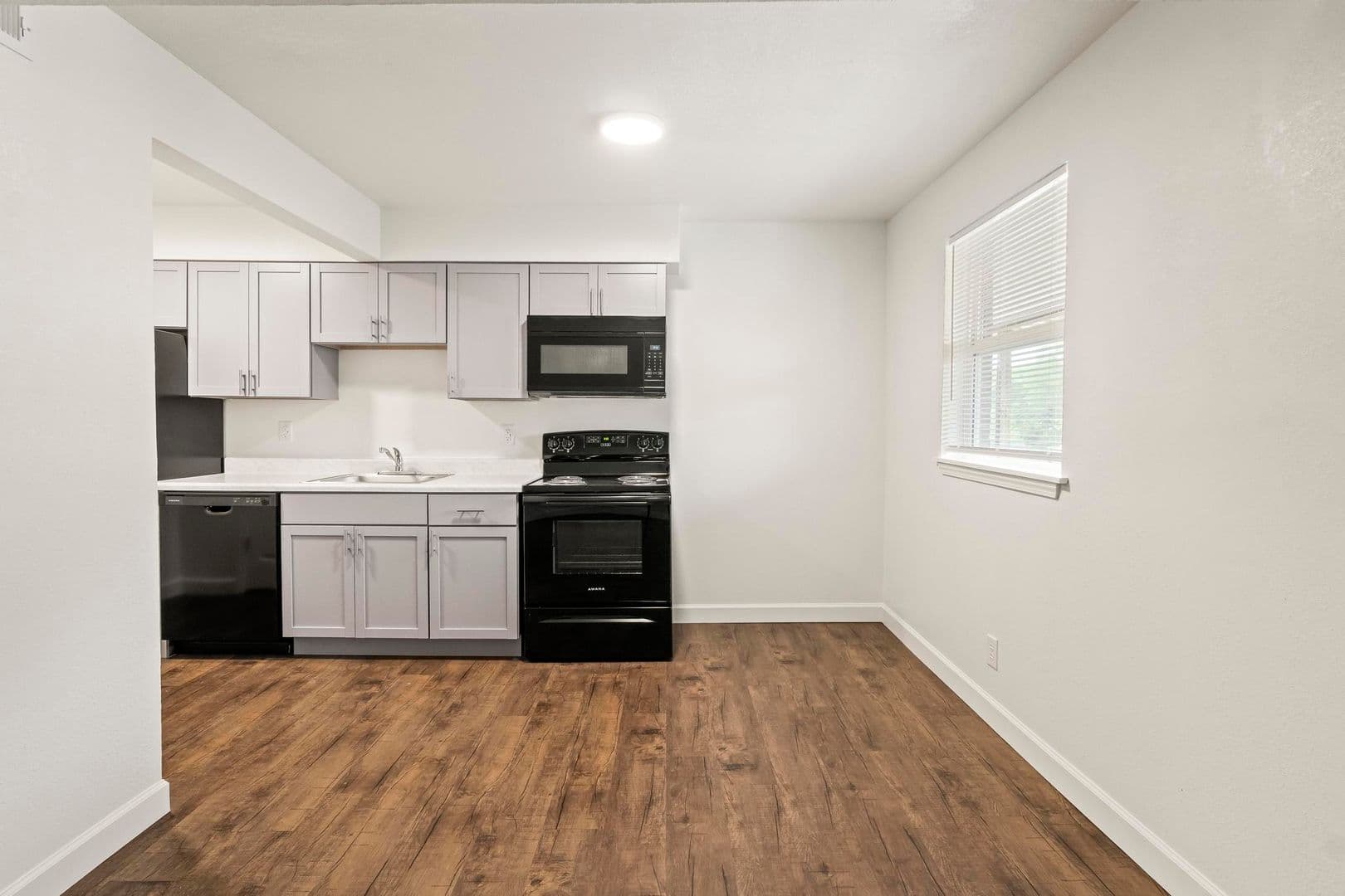 Collinsville Apartment: 1003 S Morrison Ave