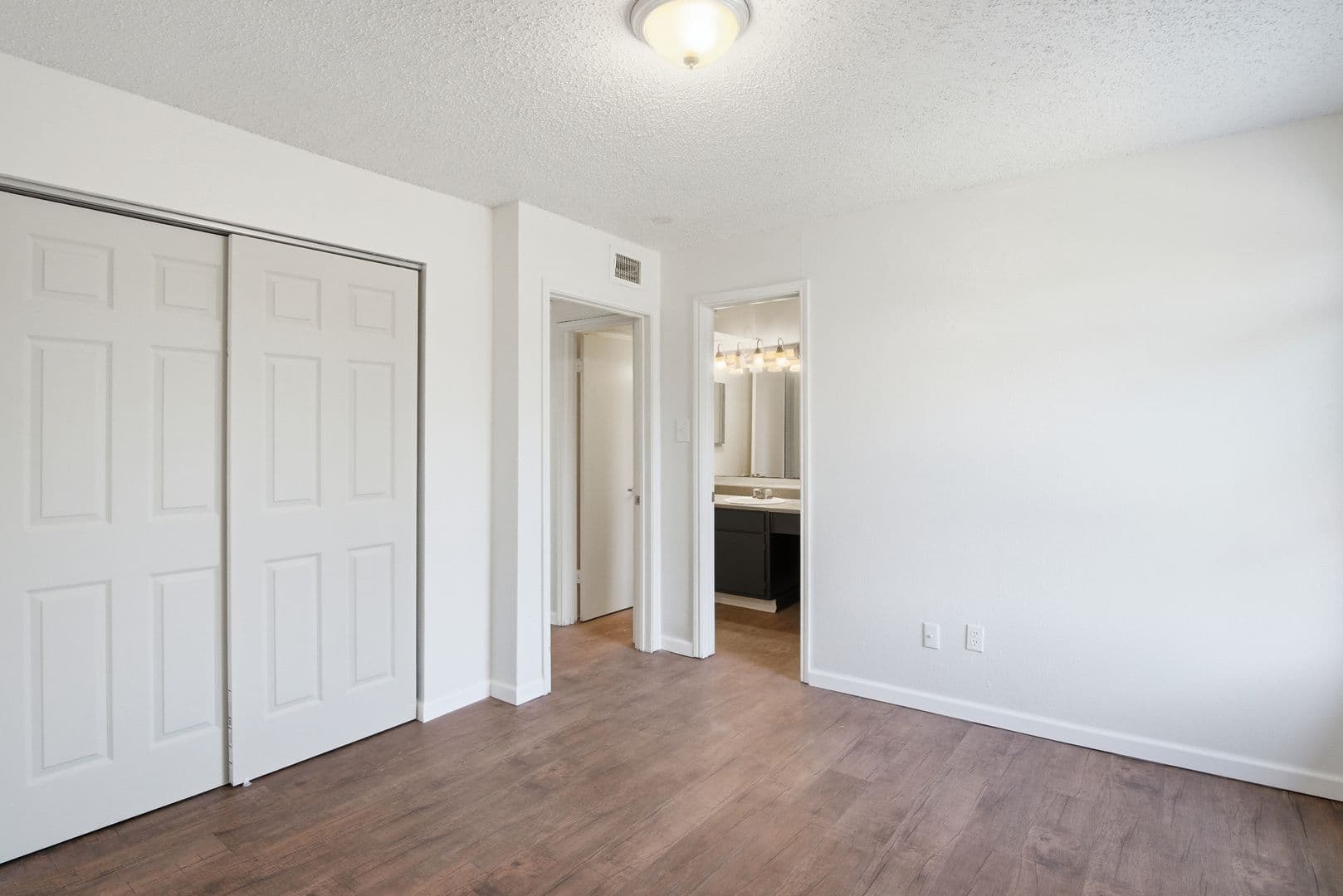 Jackson Apartment: 4901 Mc Willie Circle