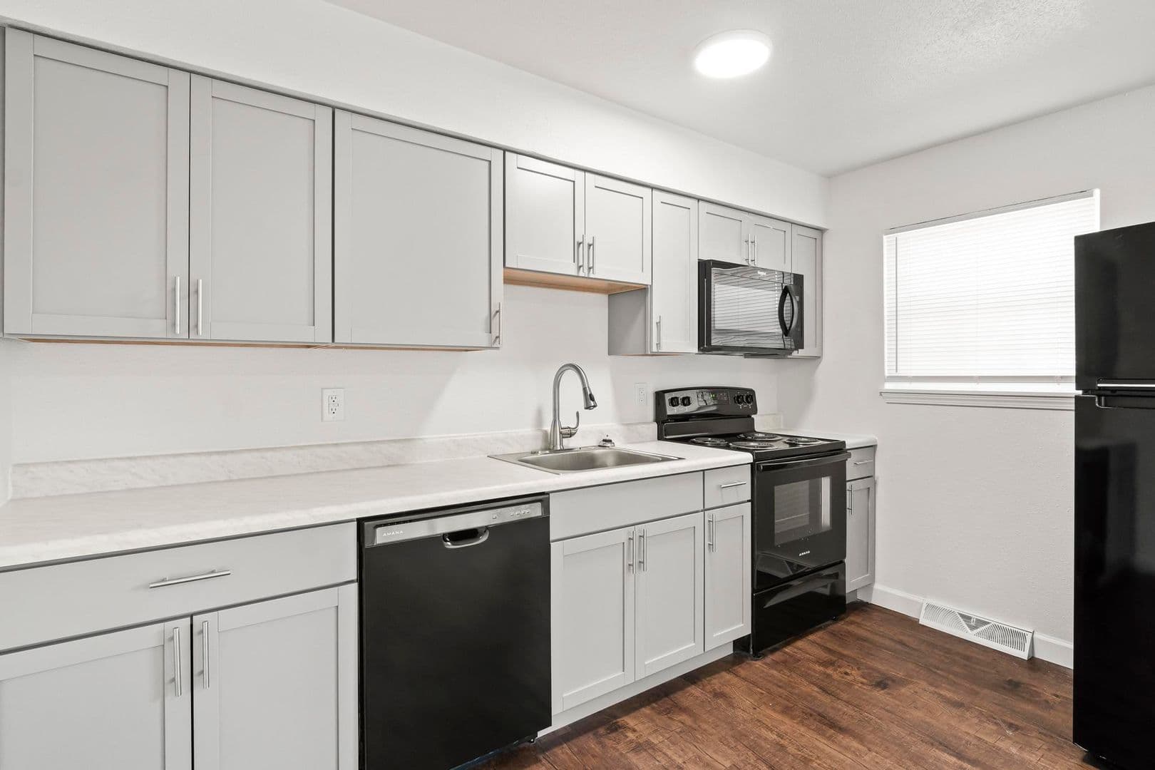 Granite City Apartment: 4078-01 Kathy Dr