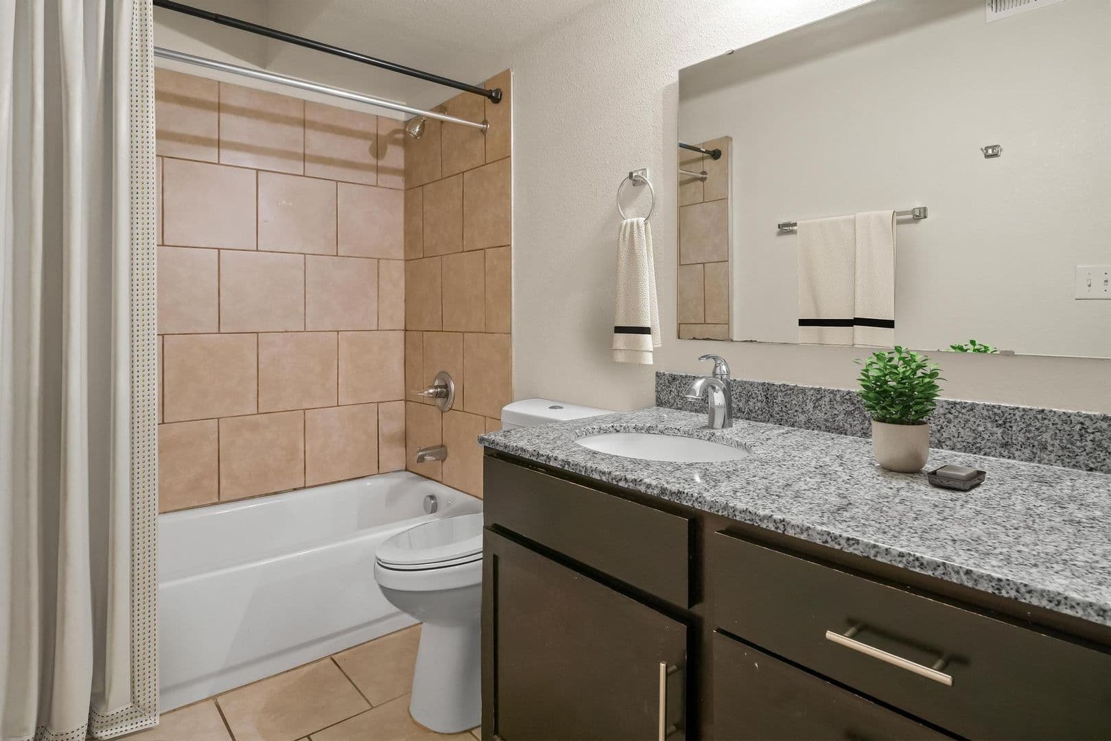 St Ann Apartment: 11120 Graben Dr, Apt D