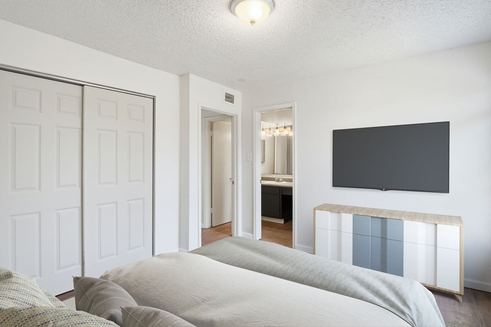 Jackson Apartment: 4901 Mc Willie Circle