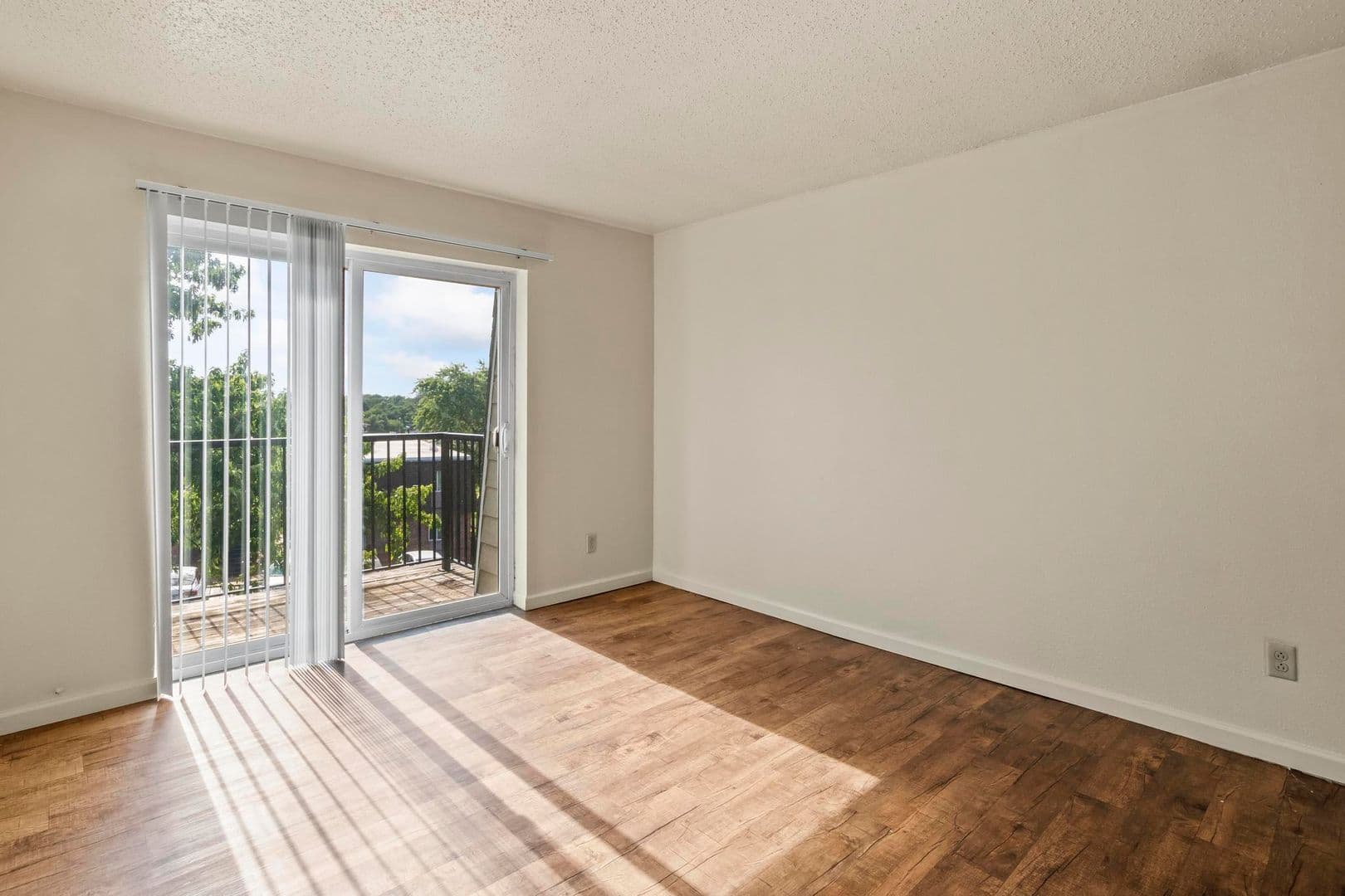St Ann Apartment: 11120 Graben Dr, Apt D