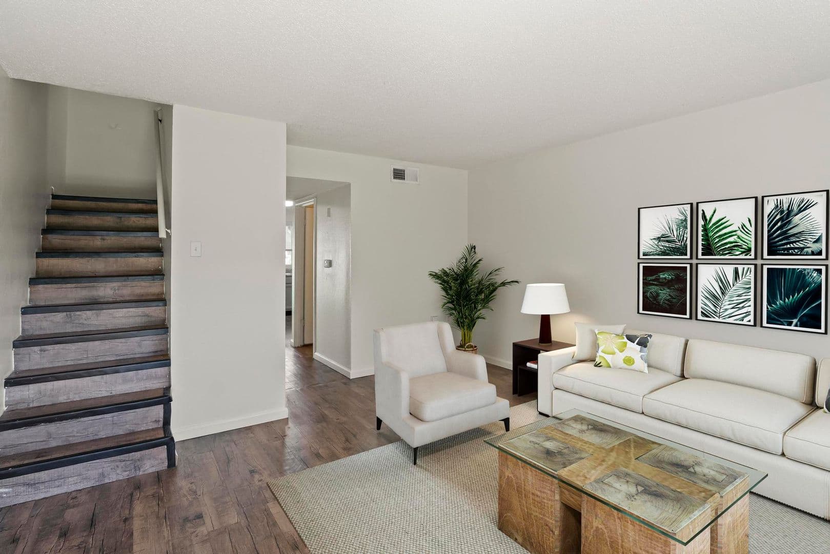 St Ann Apartment: 11120 Graben Dr, Apt D