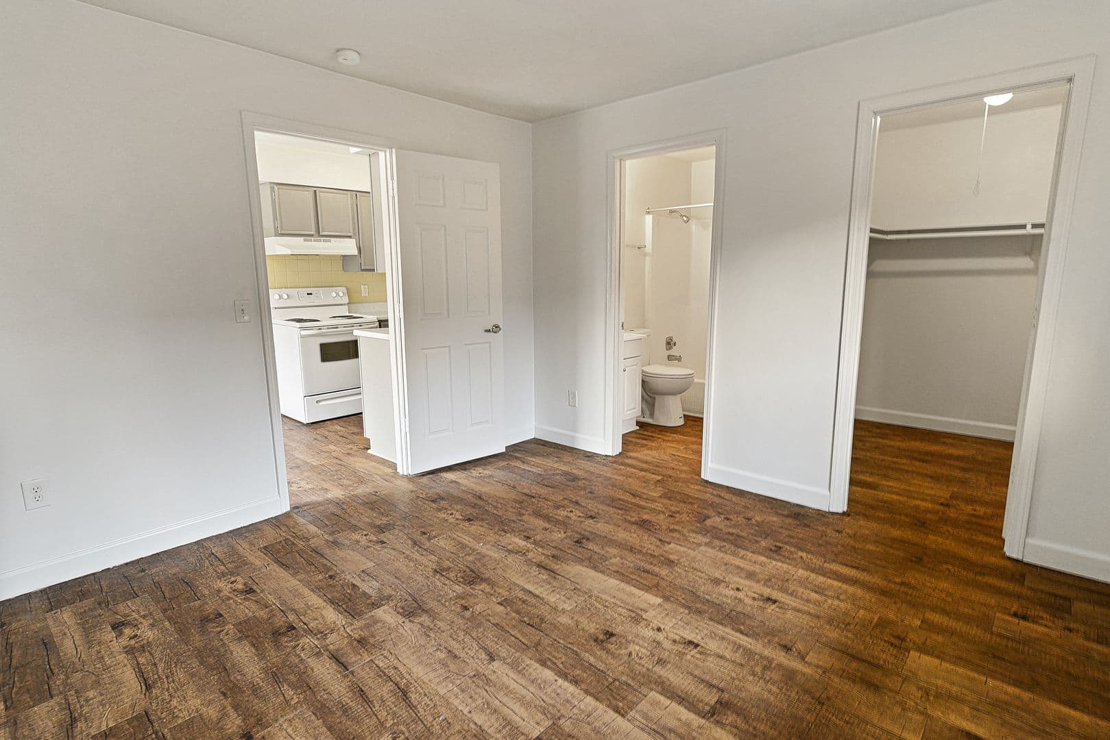 Belleville Apartment: 101 Adeline Dr.