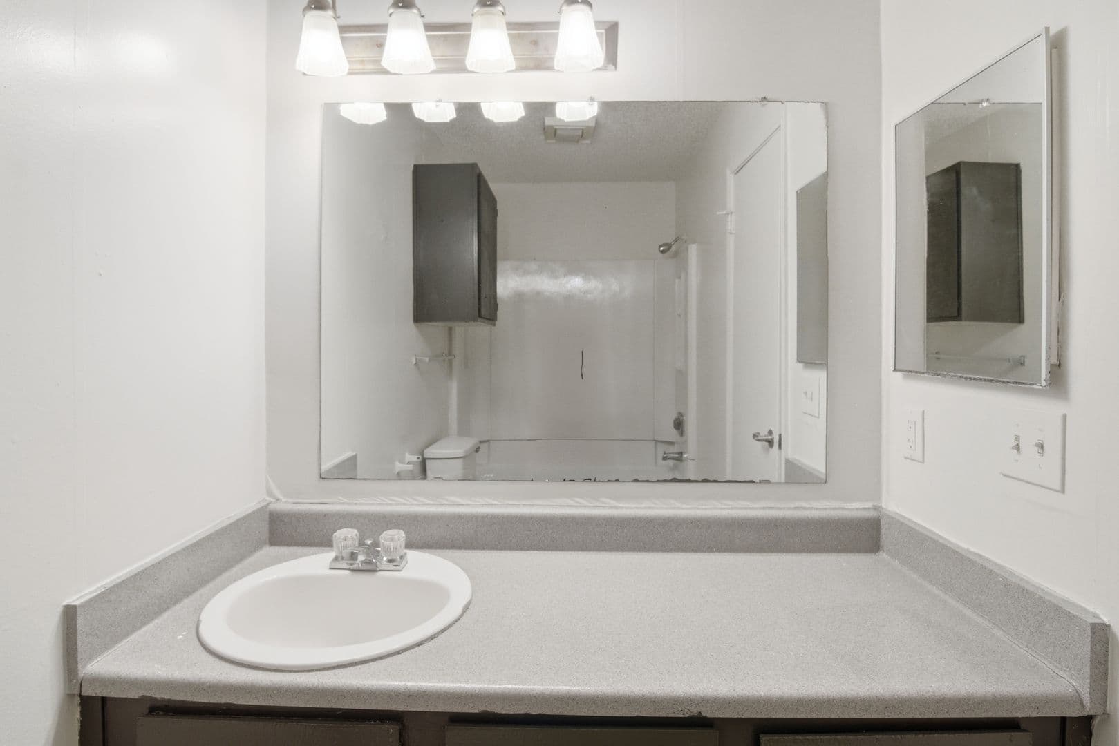 Jackson Apartment: 4901 Mc Willie Circle