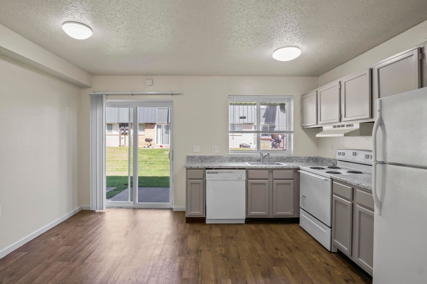 St Ann Apartment: 11120 Graben Dr, Apt D