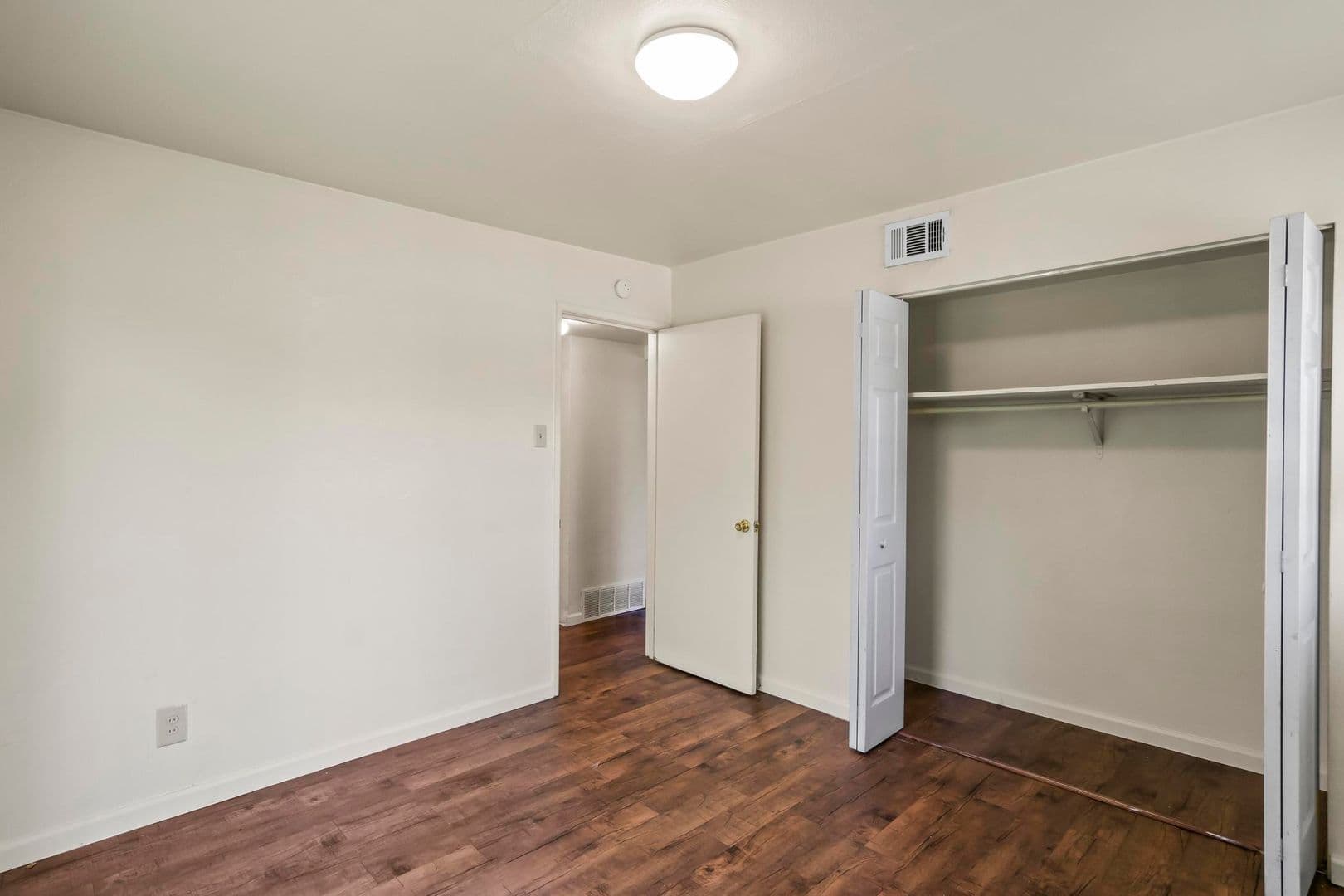 St Ann Apartment: 11120 Graben Dr Apt D