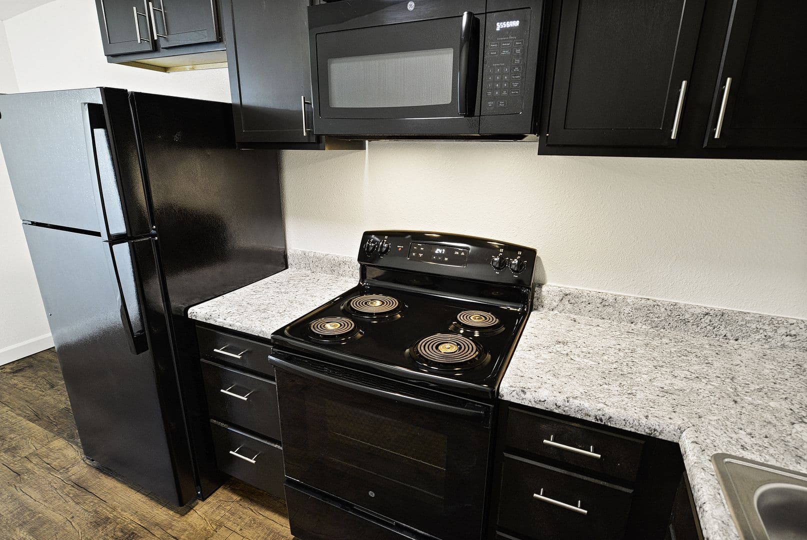 Wood River Apartment: 543 Charles Ave