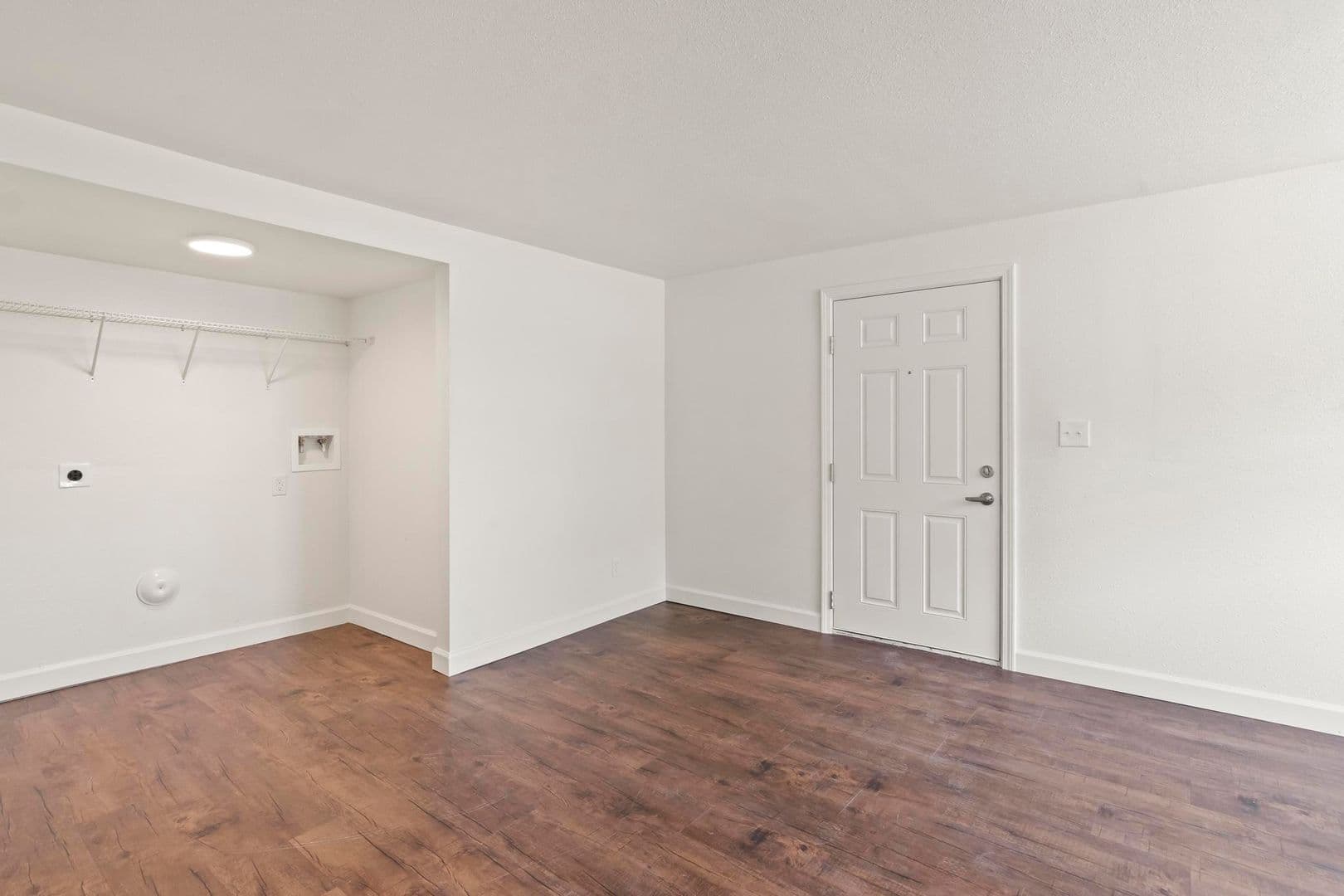 Collinsville Apartment: 1003 S Morrison Ave