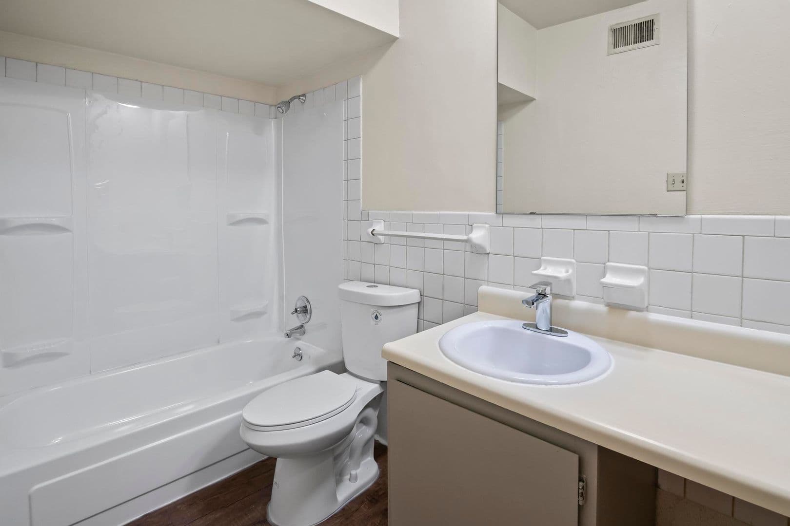 St Ann Apartment: 11120 Graben Dr Apt D