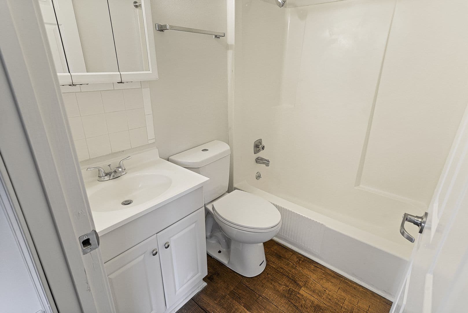 Belleville Apartment: 101 Adeline Dr.
