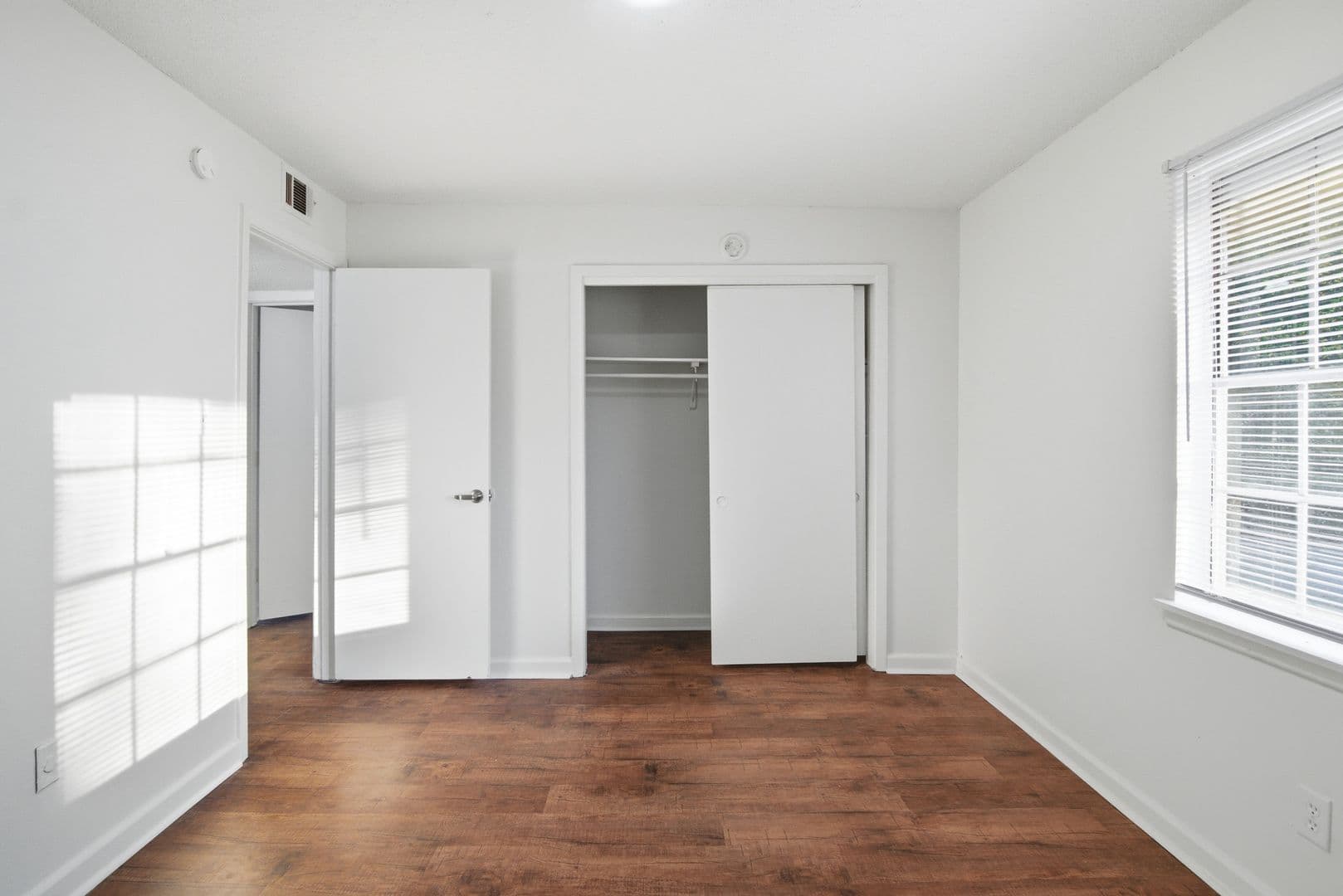 Jackson Apartment: 5255 Manhattan Road