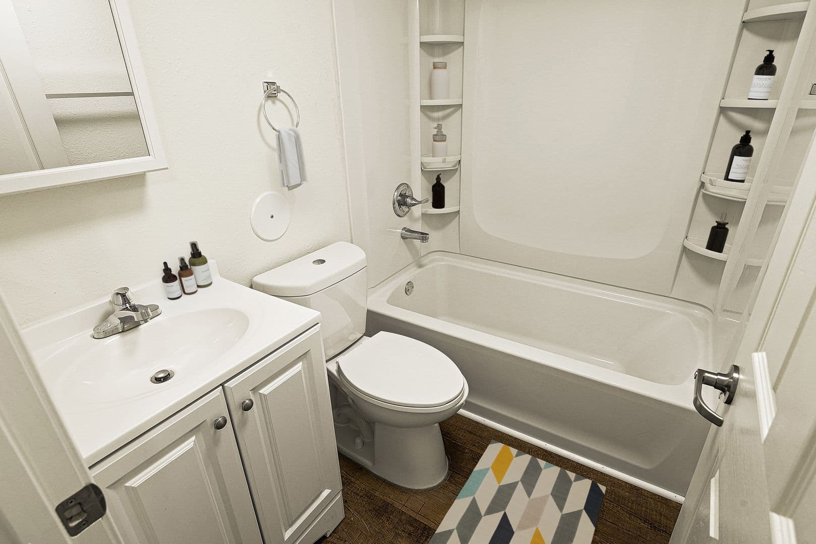 Collinsville Apartment: 1003 S Morrison Ave