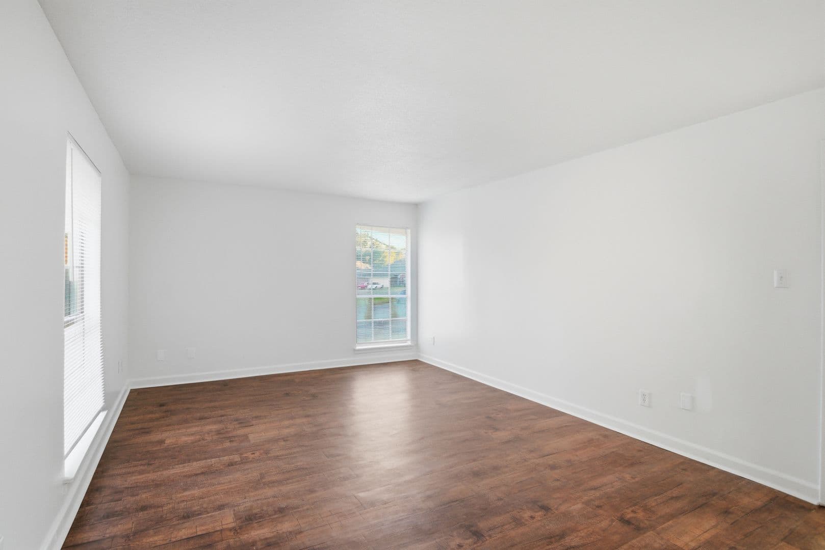 Jackson Apartment: 5255 Manhattan Road
