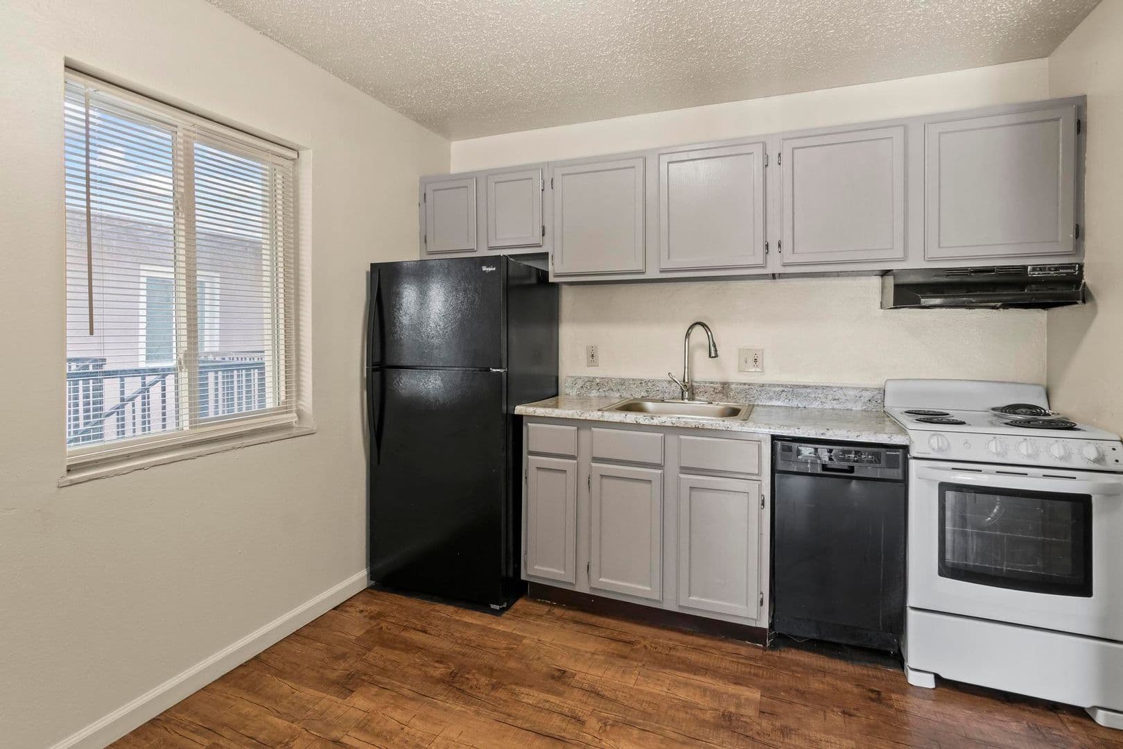 St Ann Apartment: 11120 Graben Dr, Apt D