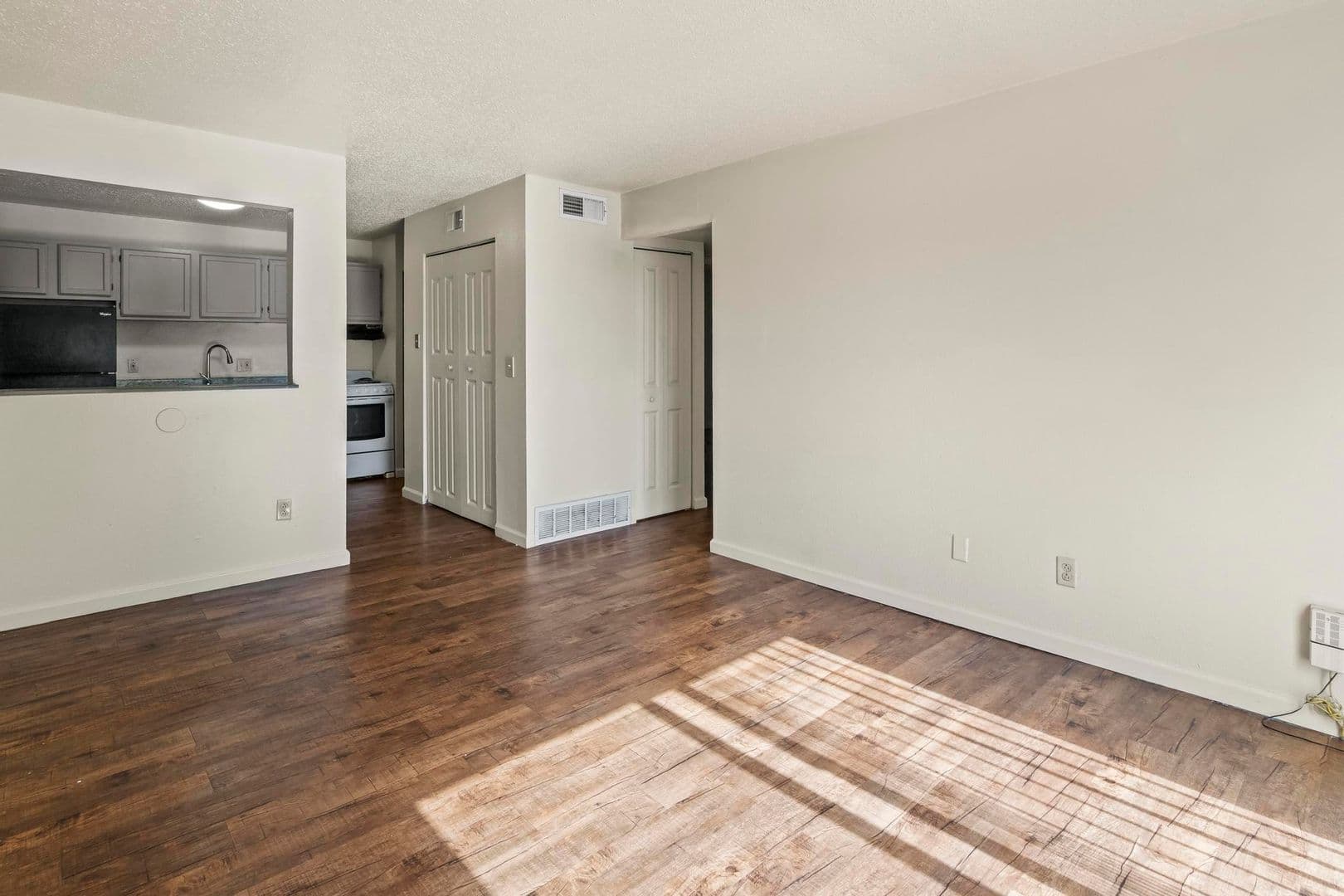 St Ann Apartment: 11120 Graben Dr, Apt D