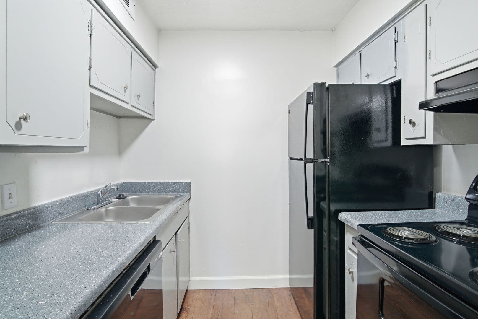 Jackson Apartment: 5255 Manhattan Road