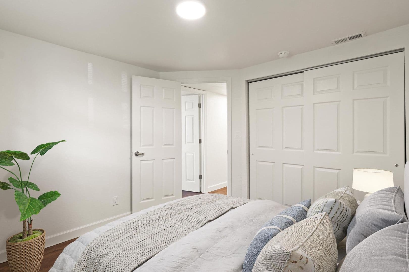 Collinsville Apartment: 1003 S Morrison Ave