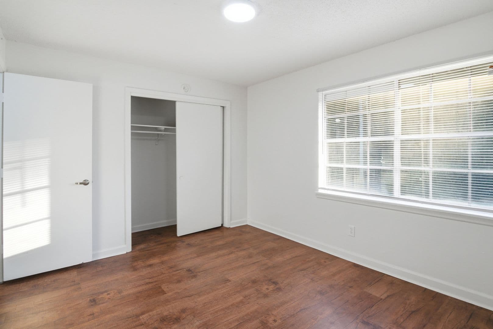 Jackson Apartment: 5255 Manhattan Road