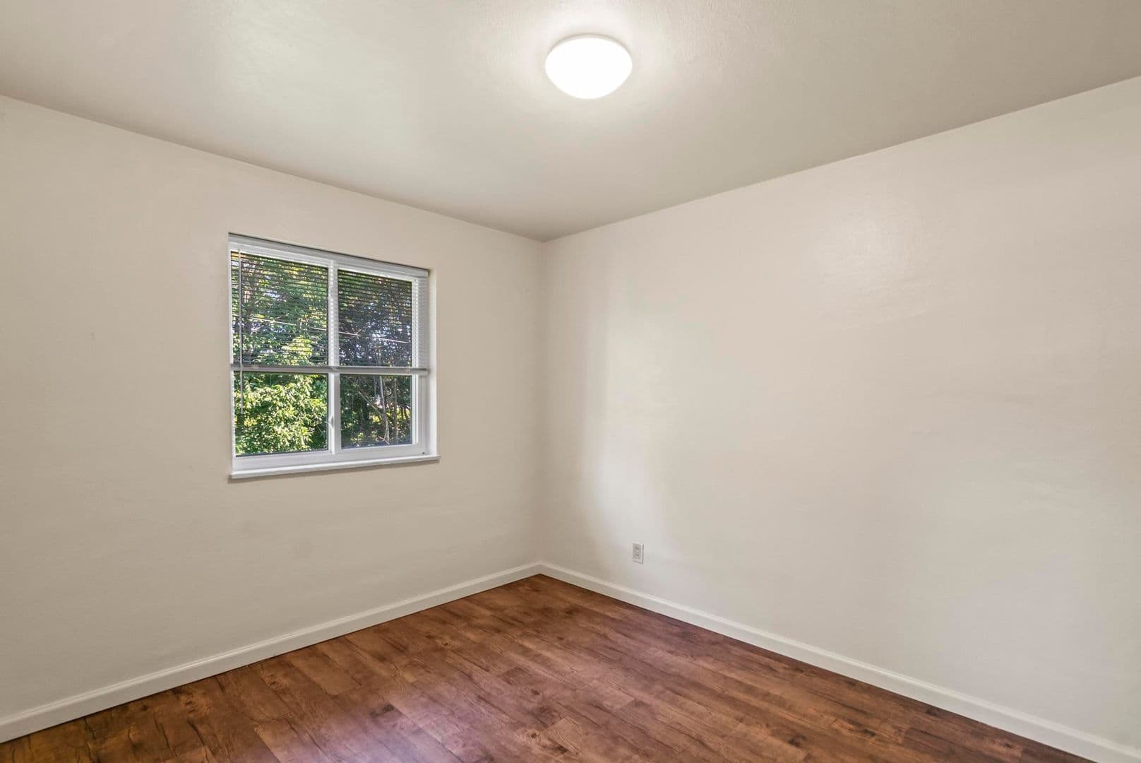 St Ann Apartment: 11120 Graben Dr Apt D