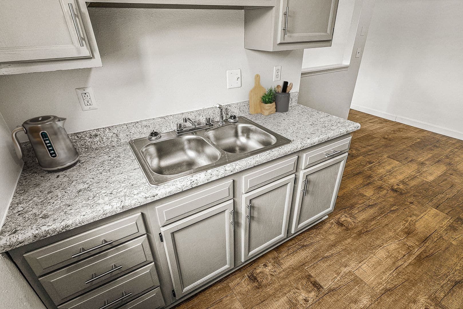 Collinsville Apartment: 1003 S Morrison Ave