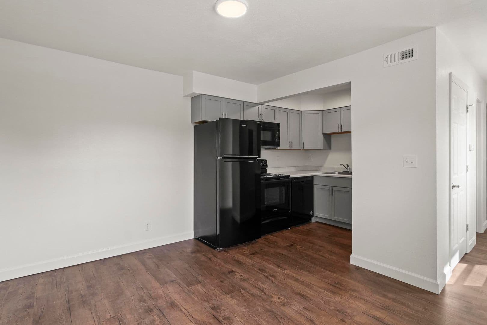 Collinsville Apartment: 1003 S Morrison Ave