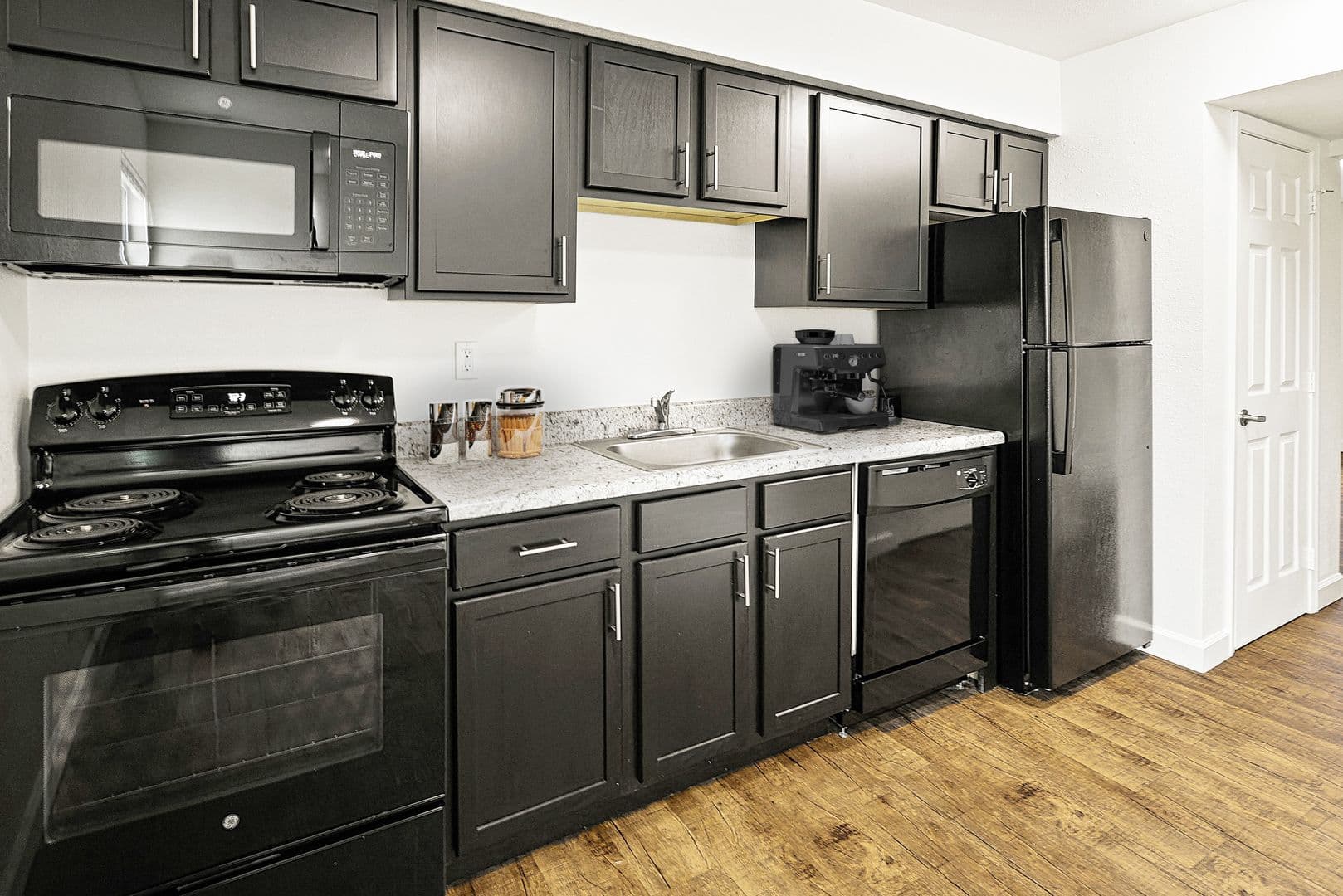 Wood River Apartment: 543 Charles Ave