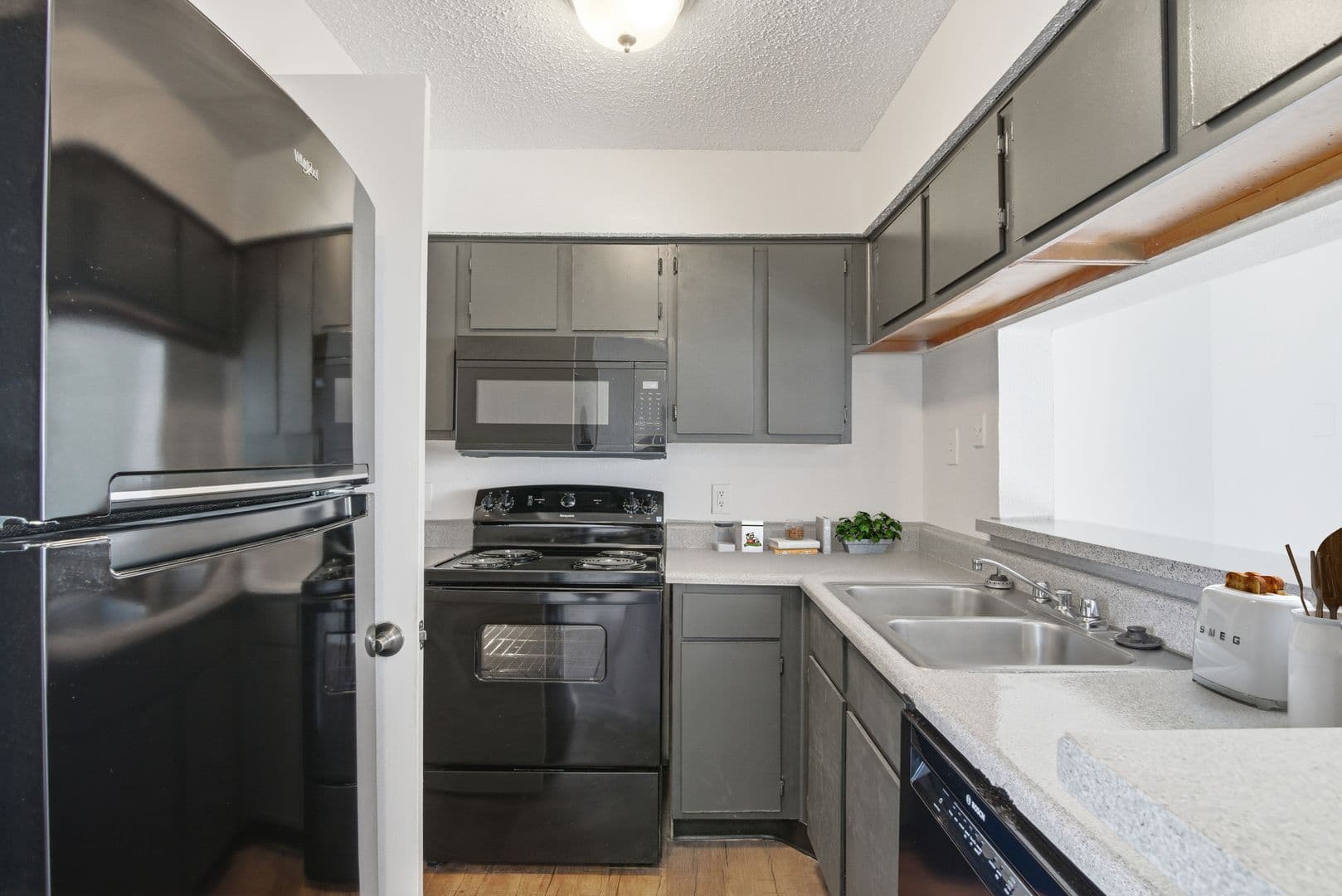 Jackson Apartment: 4901 Mc Willie Circle