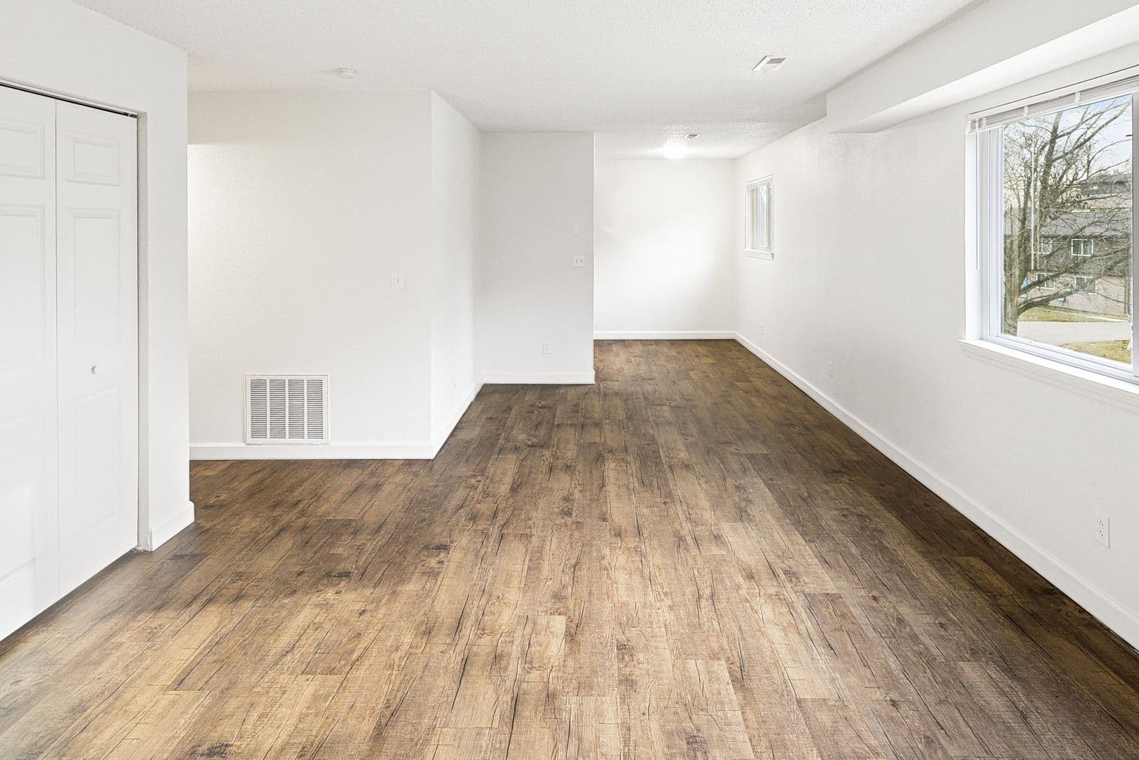 Collinsville Apartment: 1003 S Morrison Ave