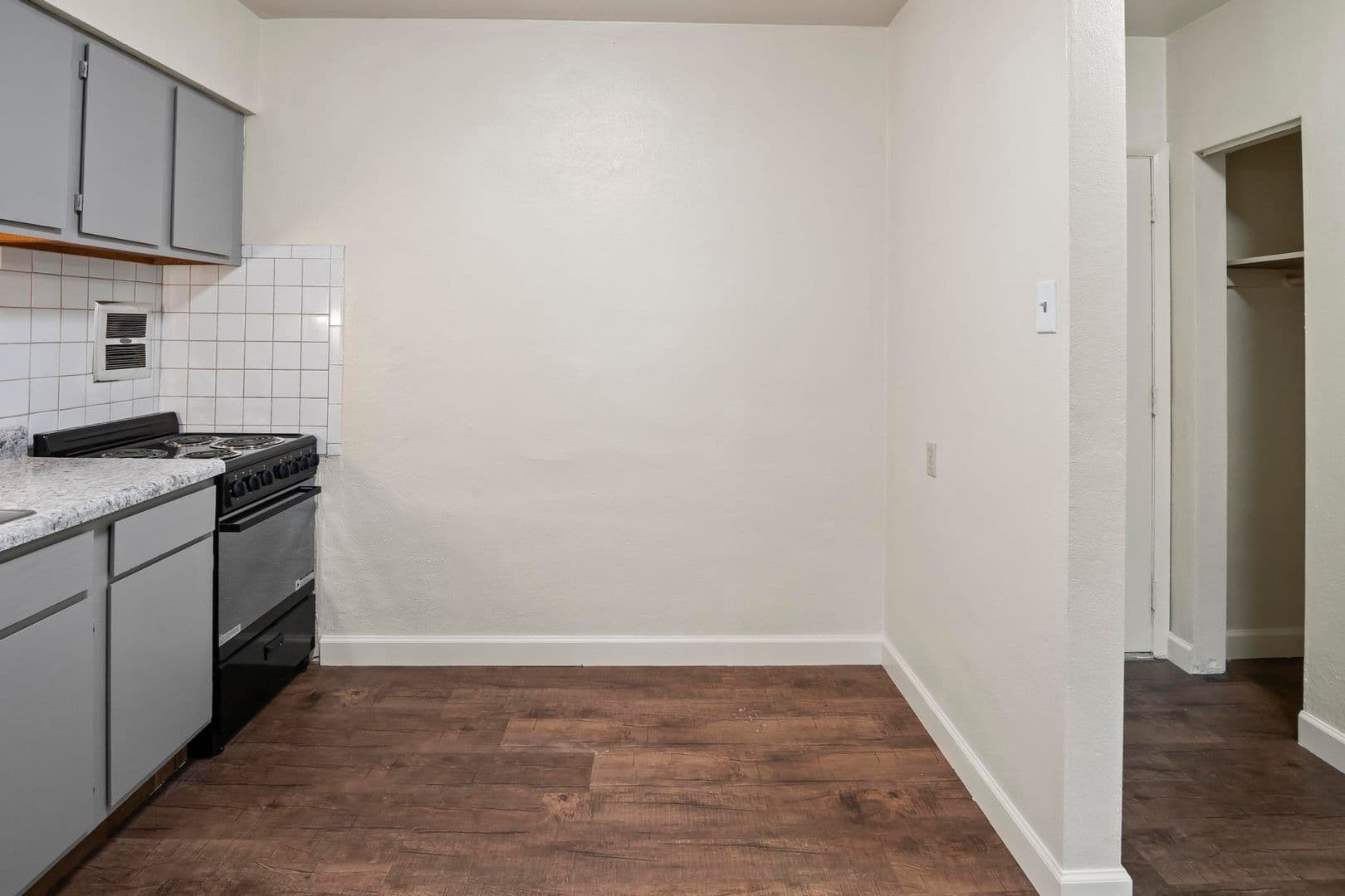 St Ann Apartment: 11120 Graben Dr Apt D