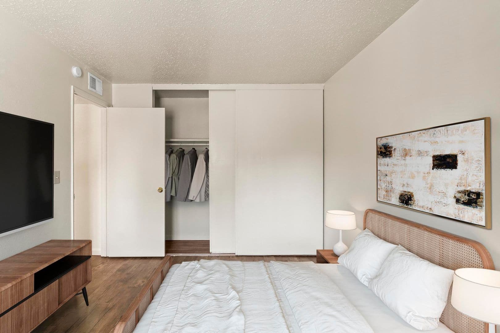 St Ann Apartment: 11120 Graben Dr, Apt D