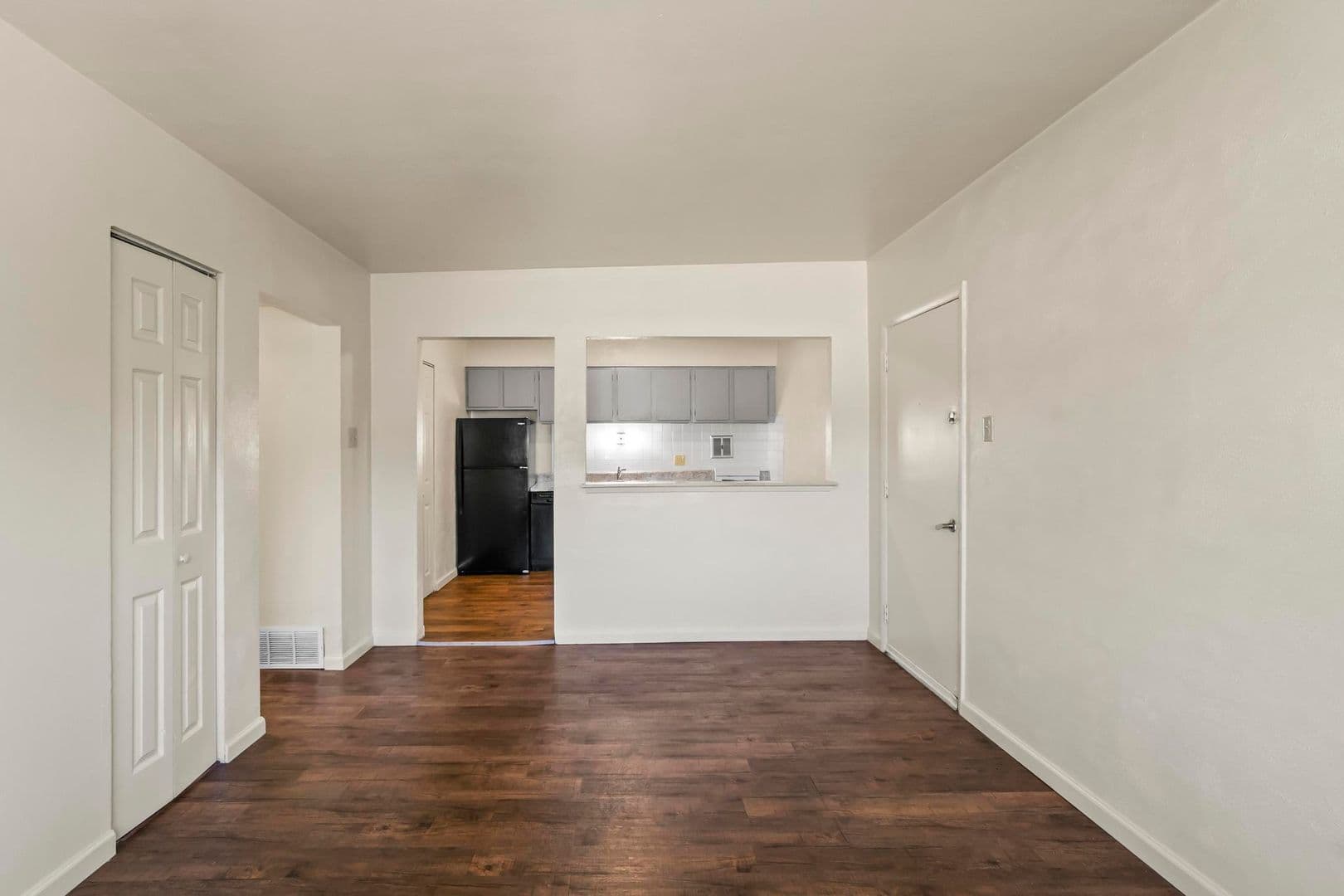 St Ann Apartment: 11120 Graben Dr Apt D