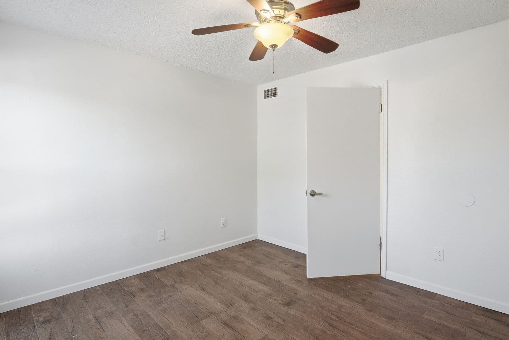 Jackson Apartment: 4901 Mc Willie Circle