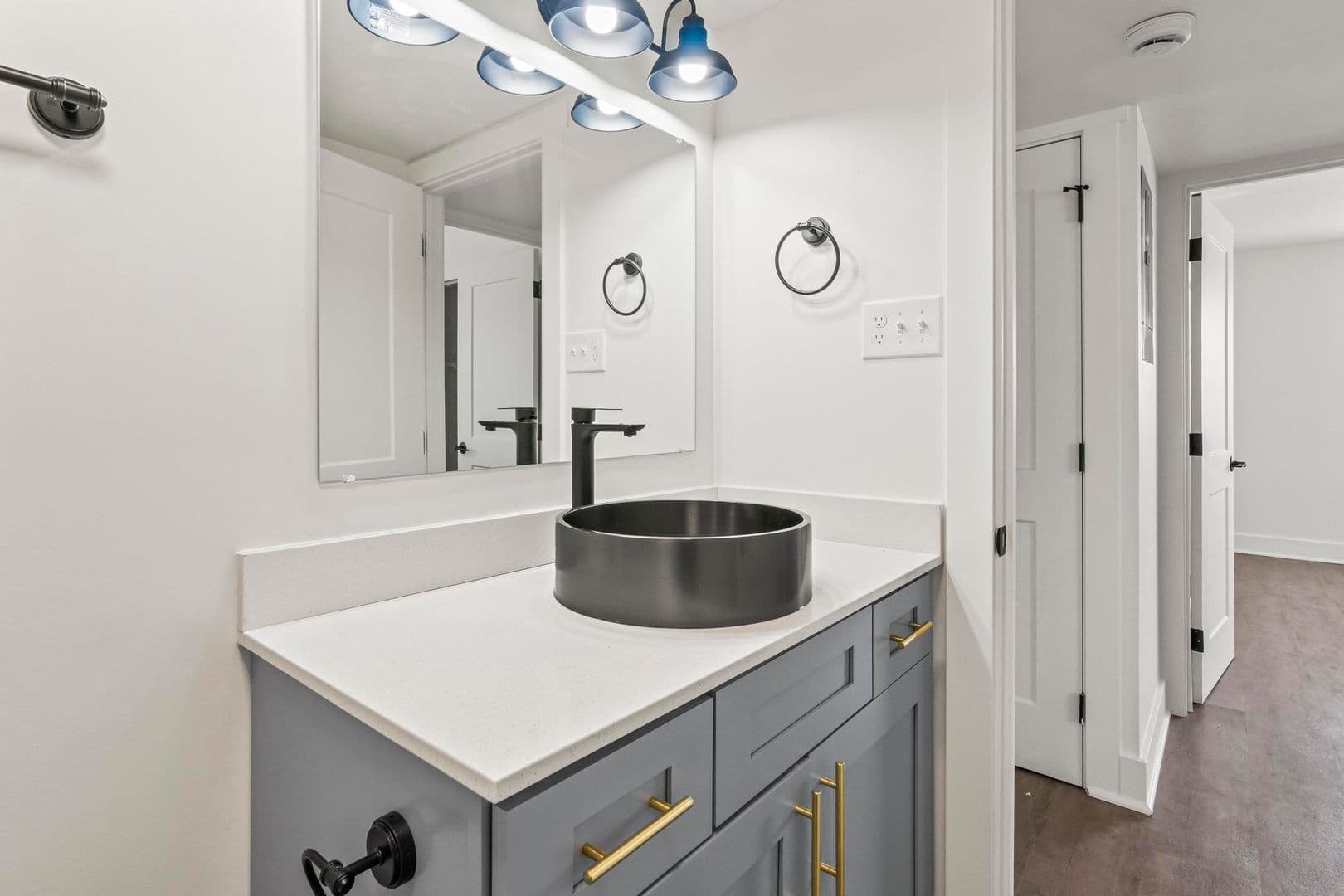 Saint Louis Apartment: 7851 Bandero Dr