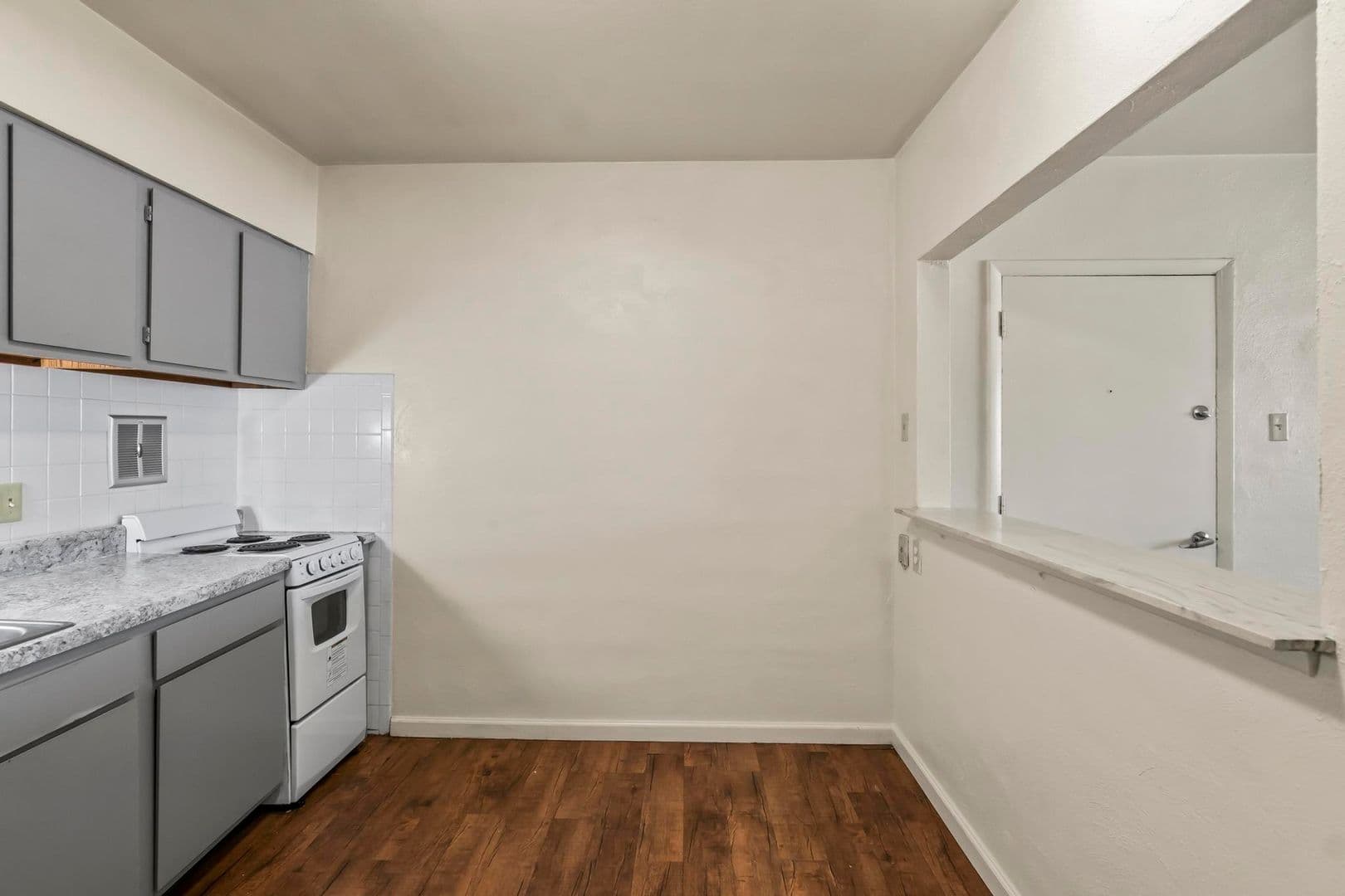 St Ann Apartment: 11120 Graben Dr Apt D