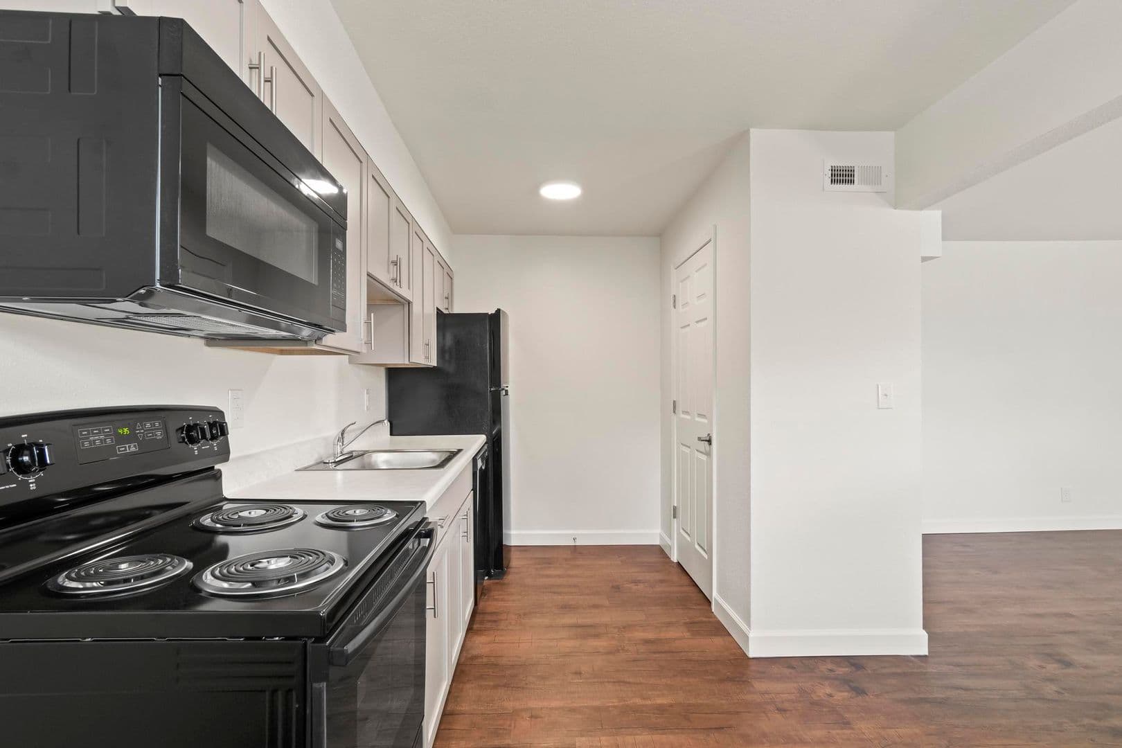 Collinsville Apartment: 1003 S Morrison Ave