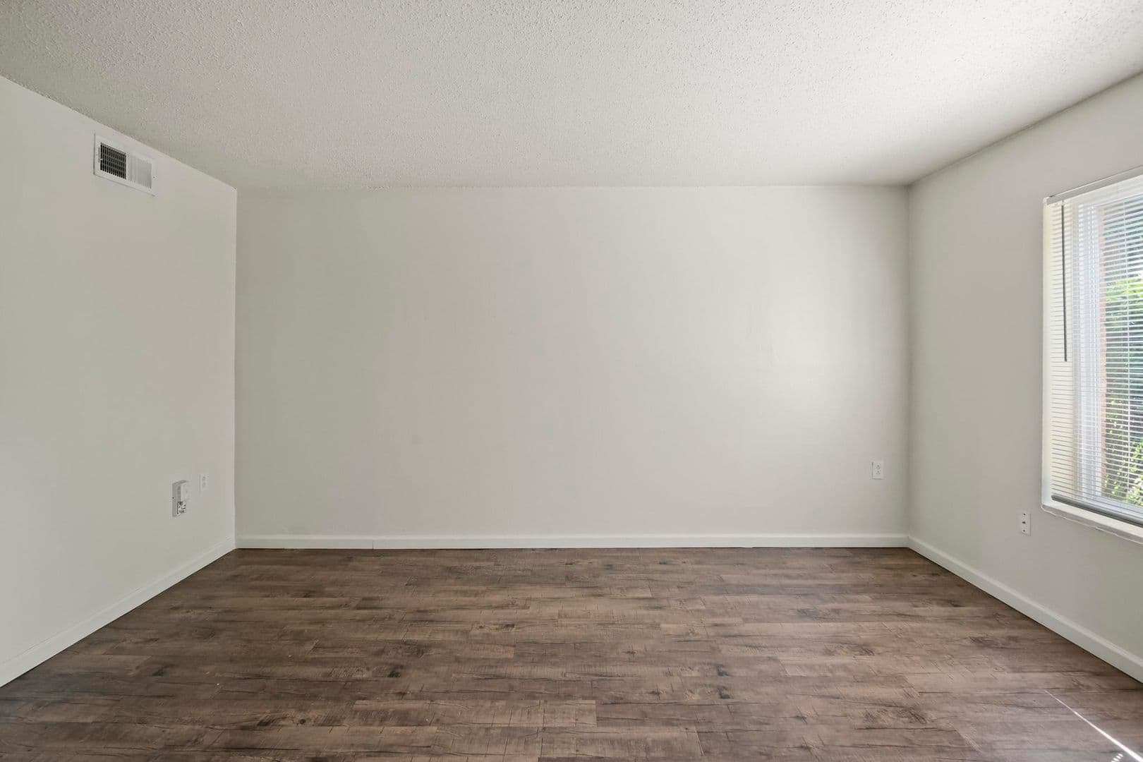 St Ann Apartment: 11120 Graben Dr, Apt D