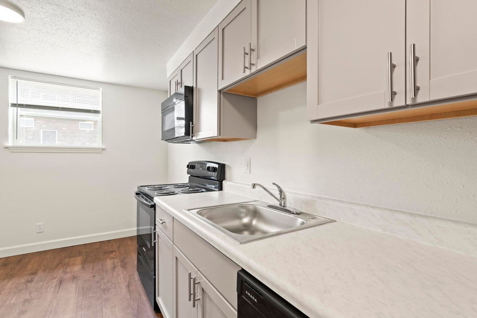 Collinsville Apartment: 1003 S Morrison Ave