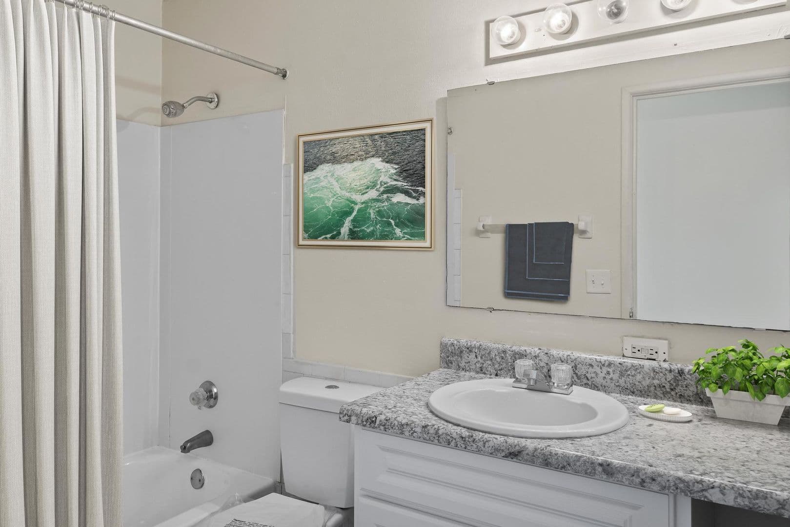 St Ann Apartment: 11120 Graben Dr, Apt D