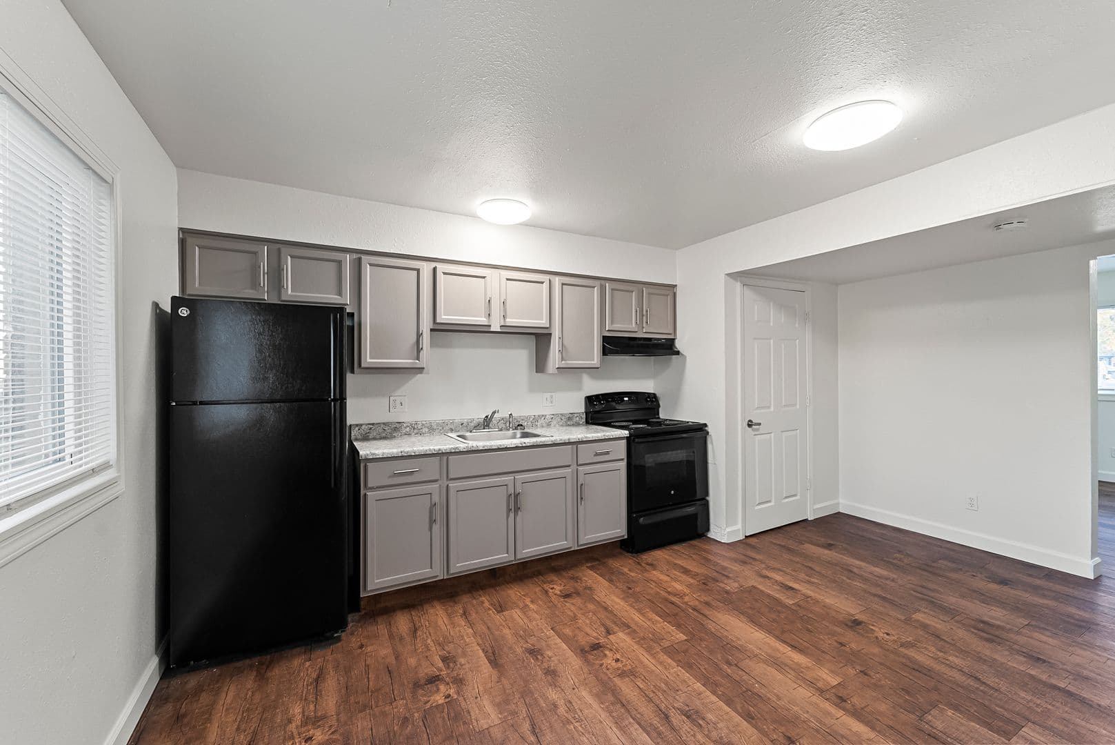 Wood River Apartment: 543 Charles Ave