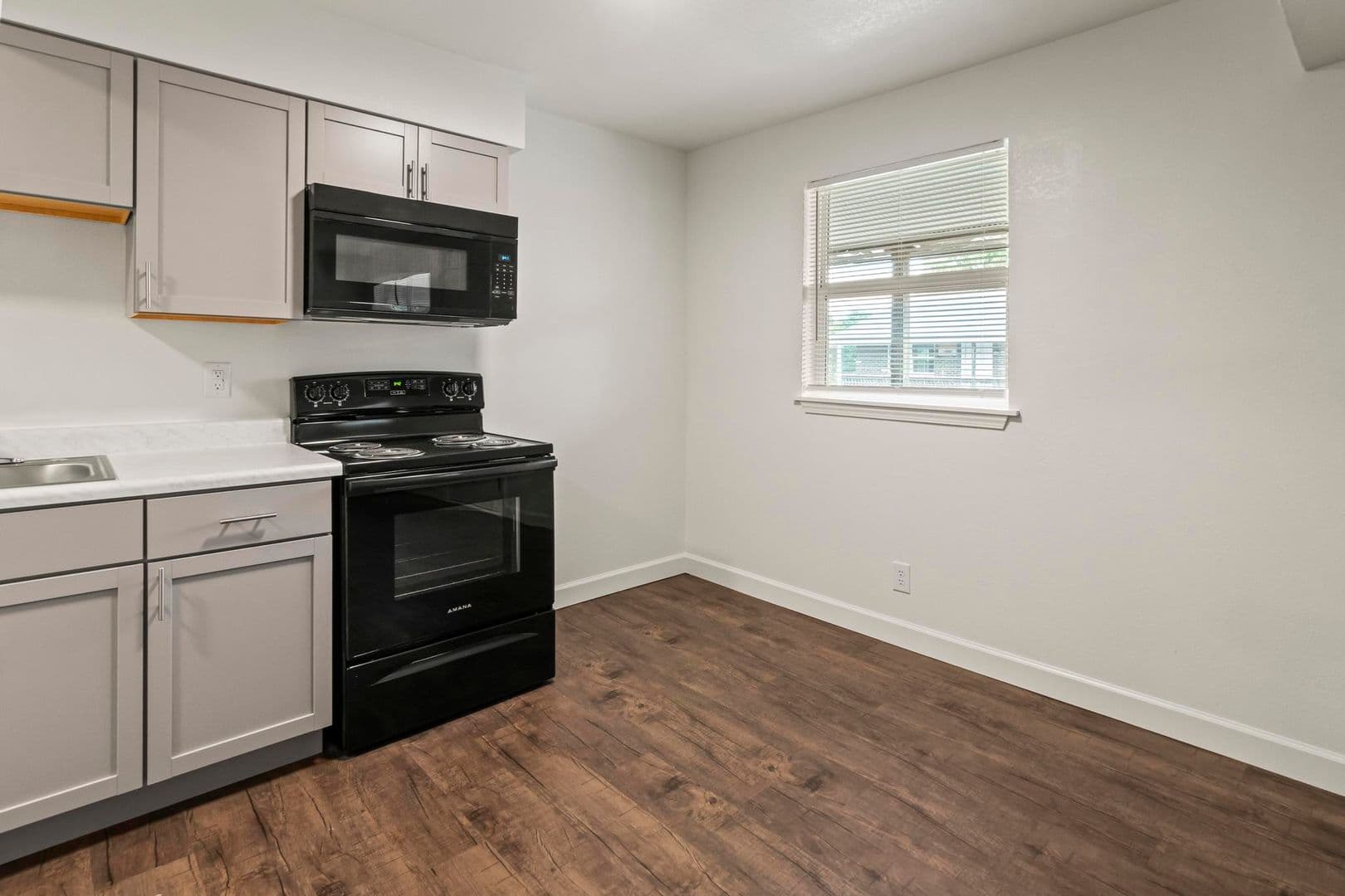Collinsville Apartment: 1003 S Morrison Ave