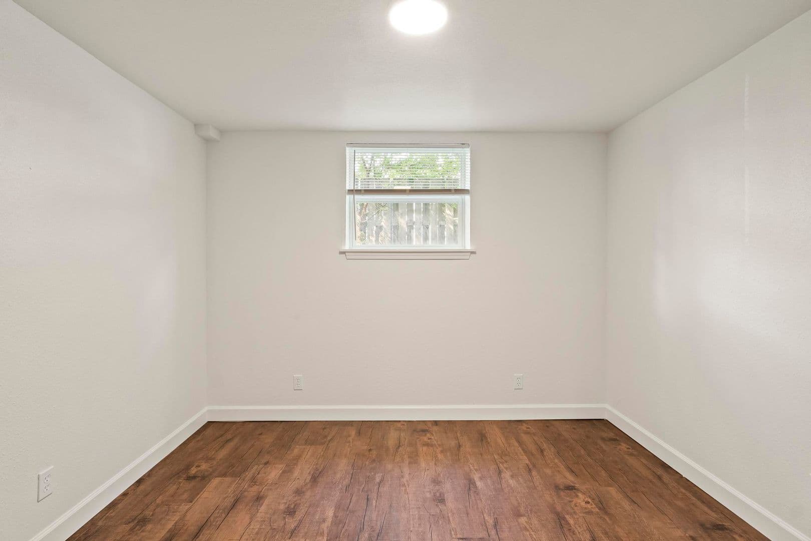 Collinsville Apartment: 1003 S Morrison Ave