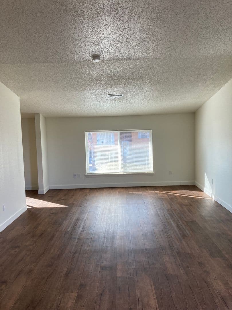Collinsville Apartment: 1003 S Morrison Ave