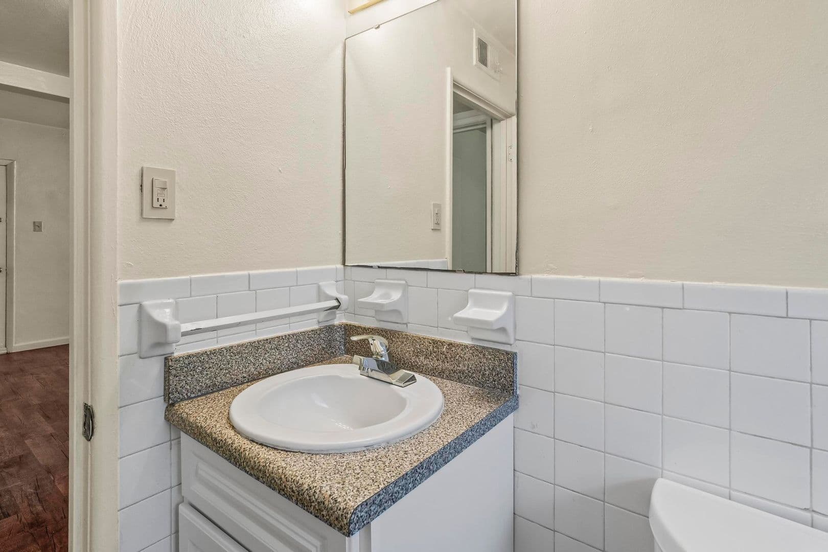 St Ann Apartment: 11120 Graben Dr Apt D